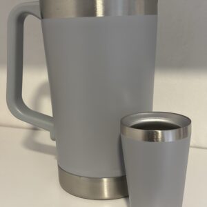 Jarra térmica 1.5 litros con vaso. (Gris)